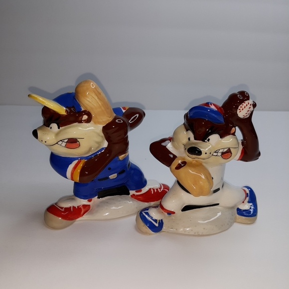 Warner Bros. Other - Looney Tunes "Taz" Salt and Pepper Shaker Set